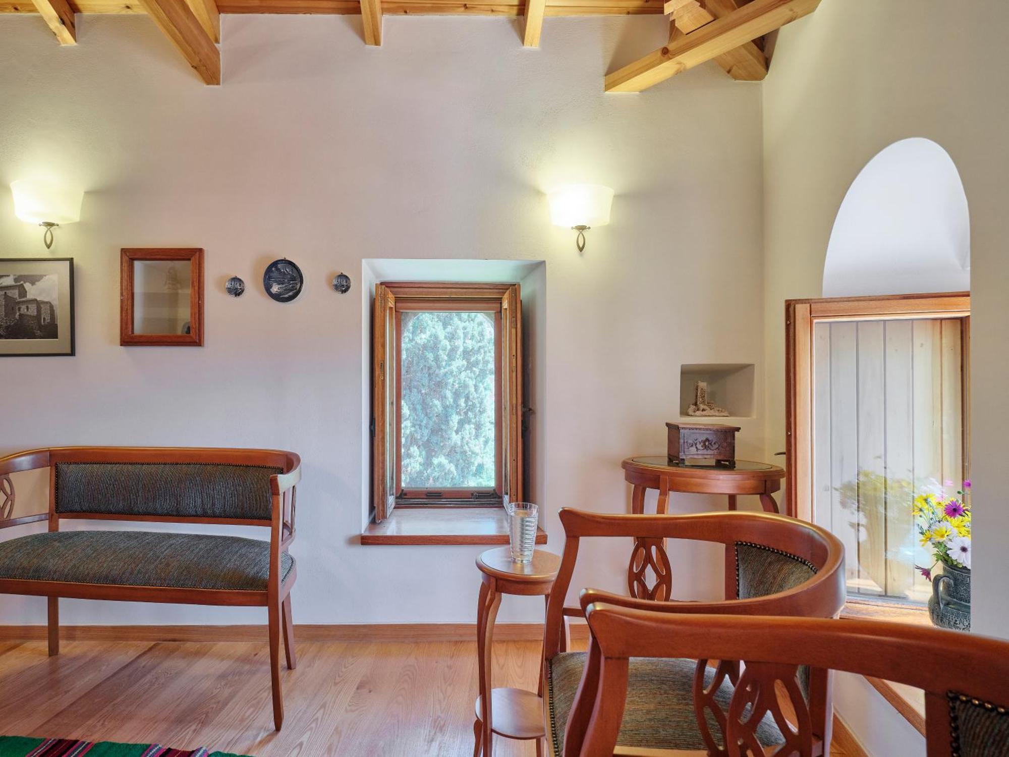 Petreas Castle Villa Kardamyli Exterior photo